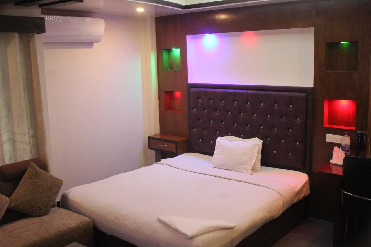 Hotel Blue Bird Dacca Exterior foto